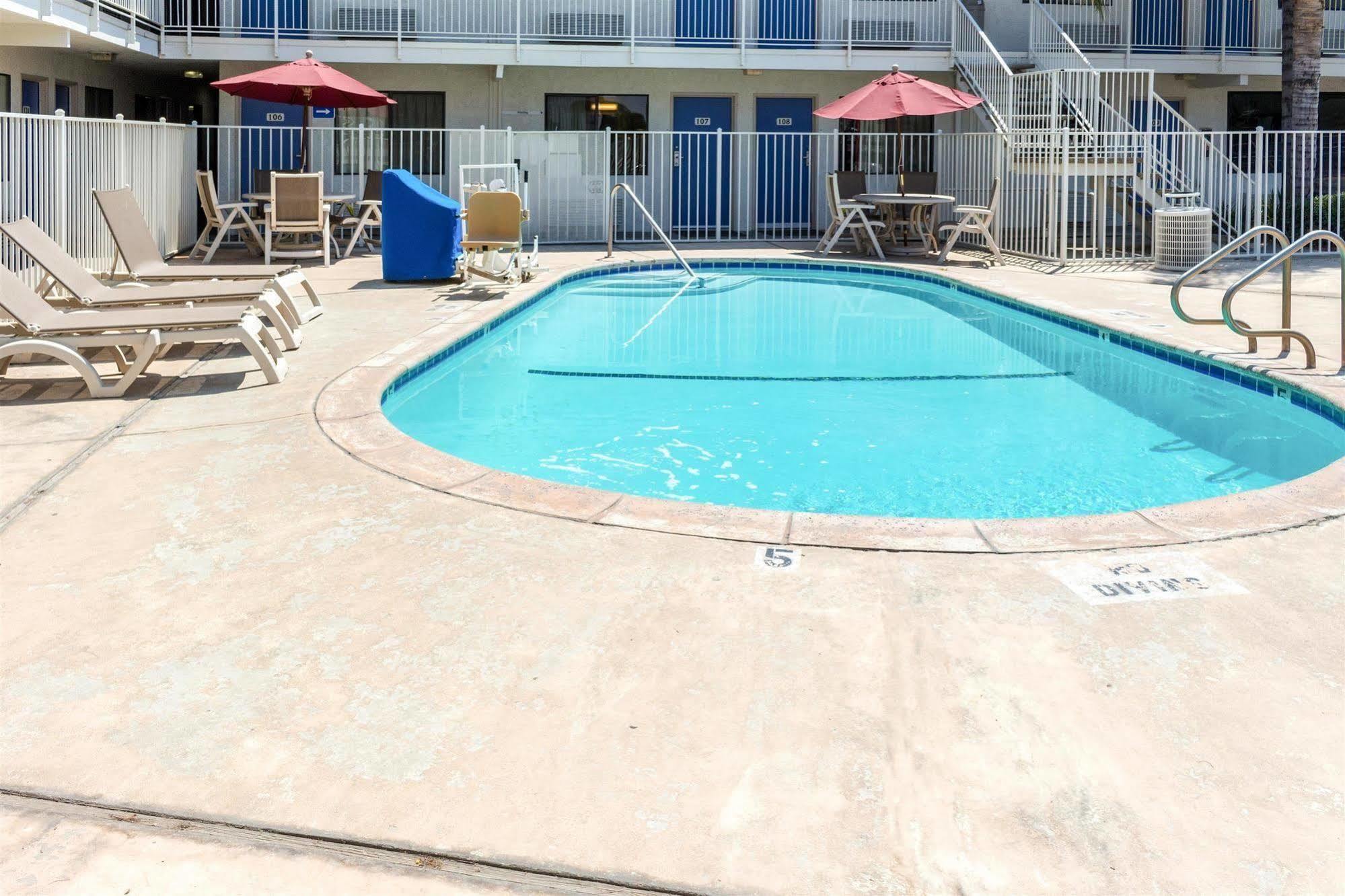 6-bakersfield, Ca - Convention Center Hotel Bakersfield